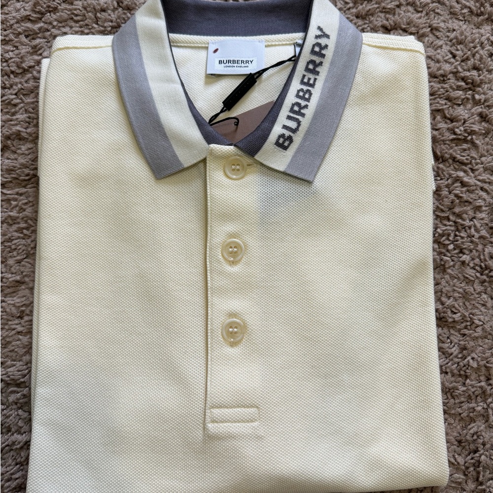 Men’s Burberry polo M